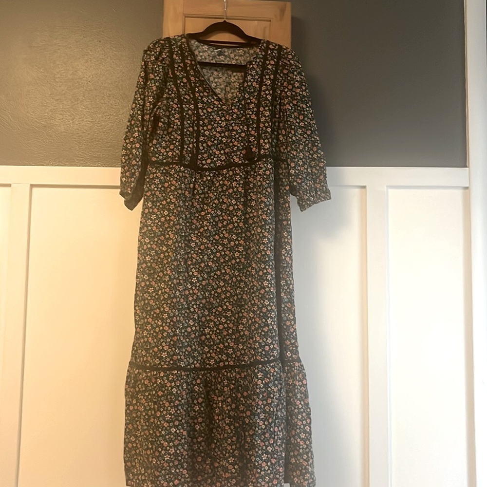 Old Navy floral M maxi dress
